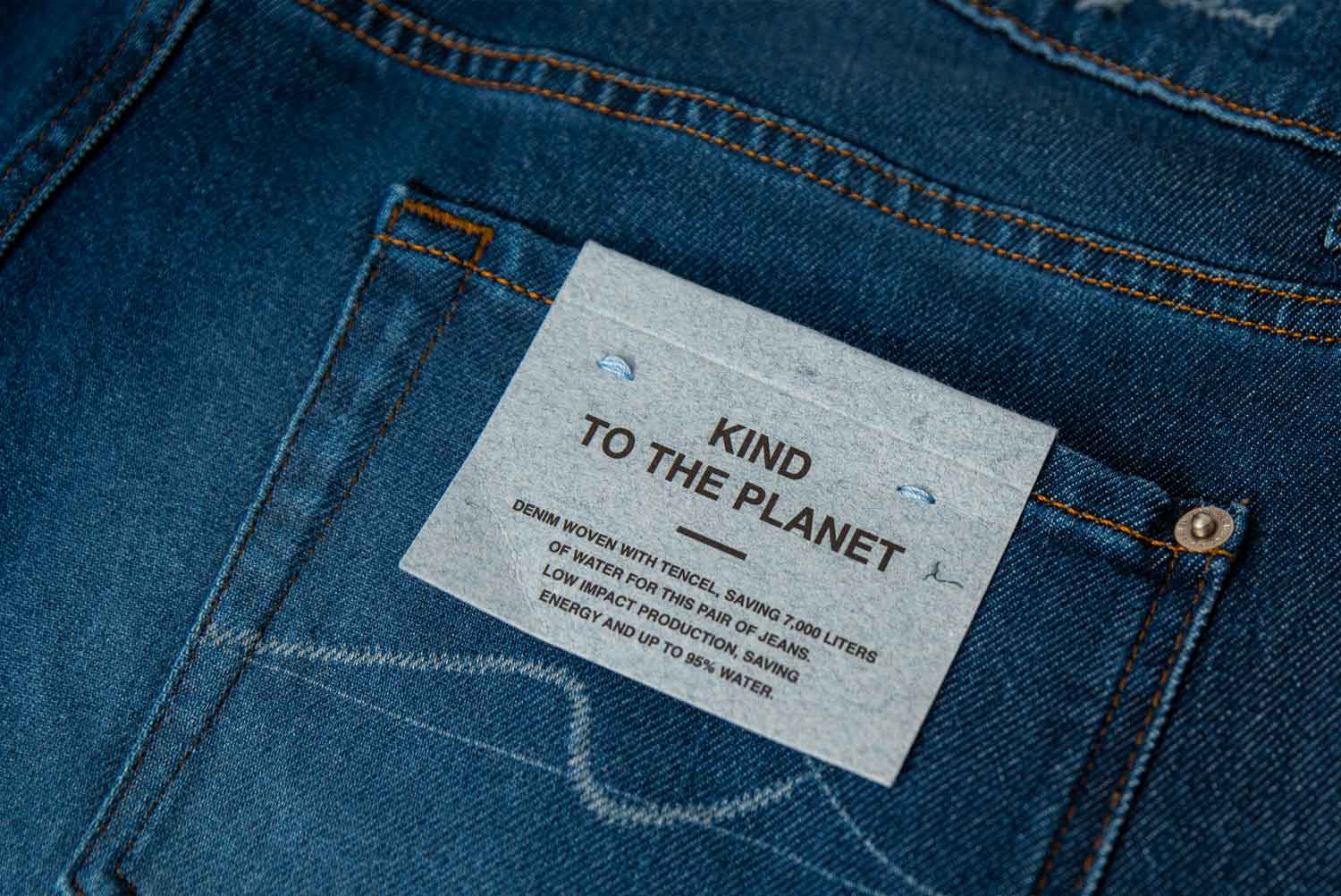 Denim Jeans with label kind to the planet
